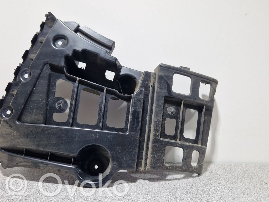 Rear bumper mounting bracket   4884490
