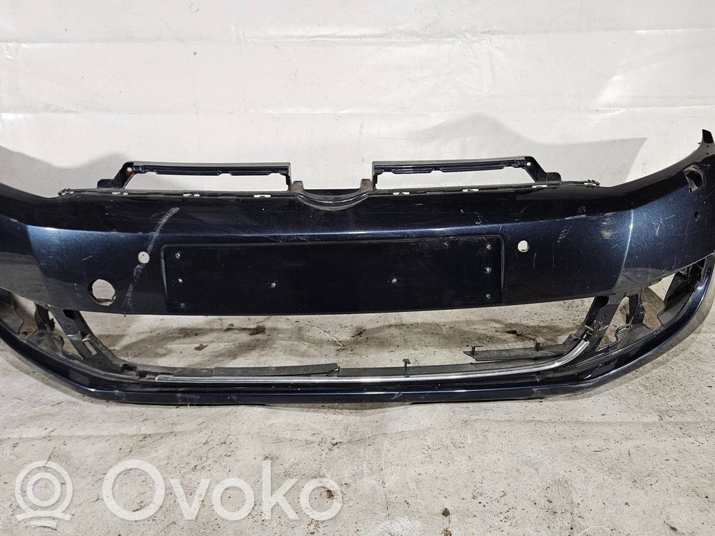 Volkswagen Golf VI Parachoques delantero 
