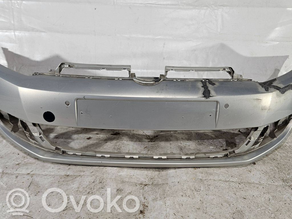 Volkswagen Golf VI Parachoques delantero 
