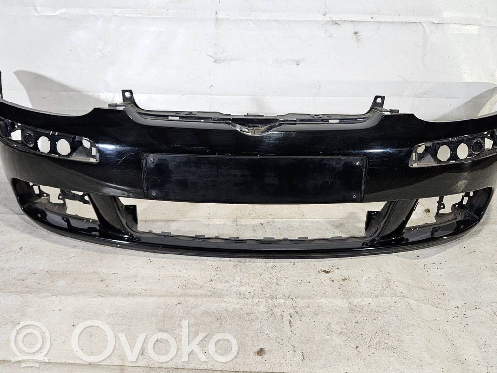 Volkswagen Golf V Front bumper 