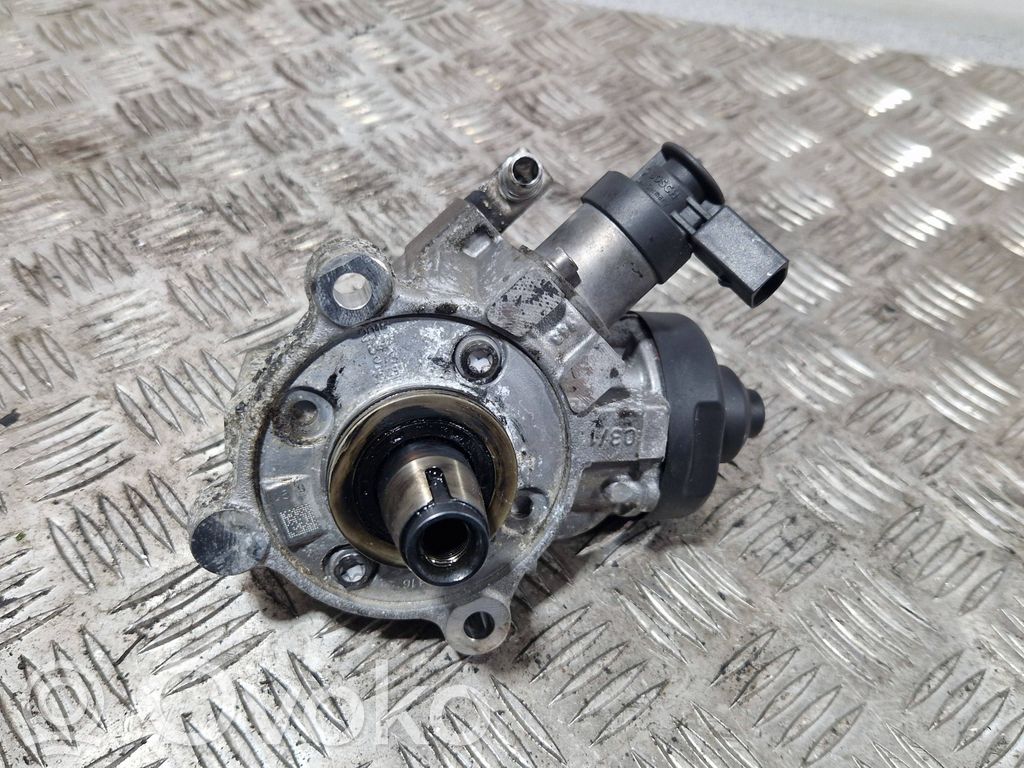 BMW 2 F45 Pompa wtryskowa wysokiego ciśnienia 
