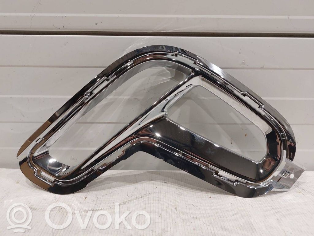 Etusumuvalon ritilä   6UZ53SZ0AA