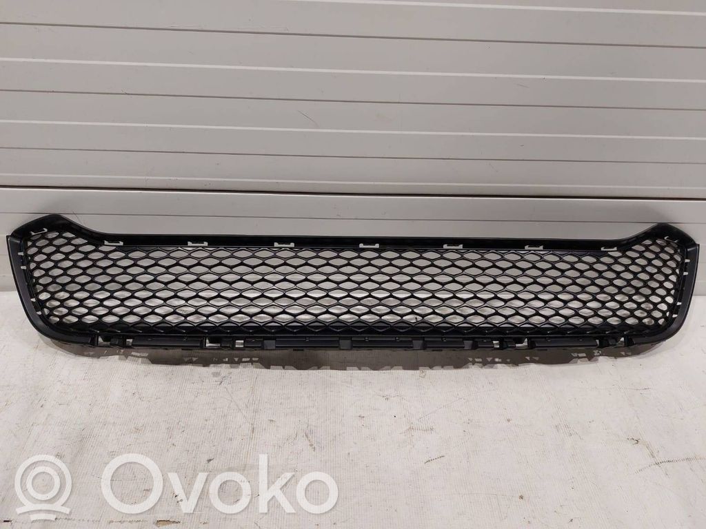Dodge Durango Front bumper upper radiator grill 