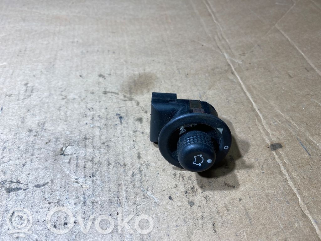 Wing mirror switch   93BG17B676BB