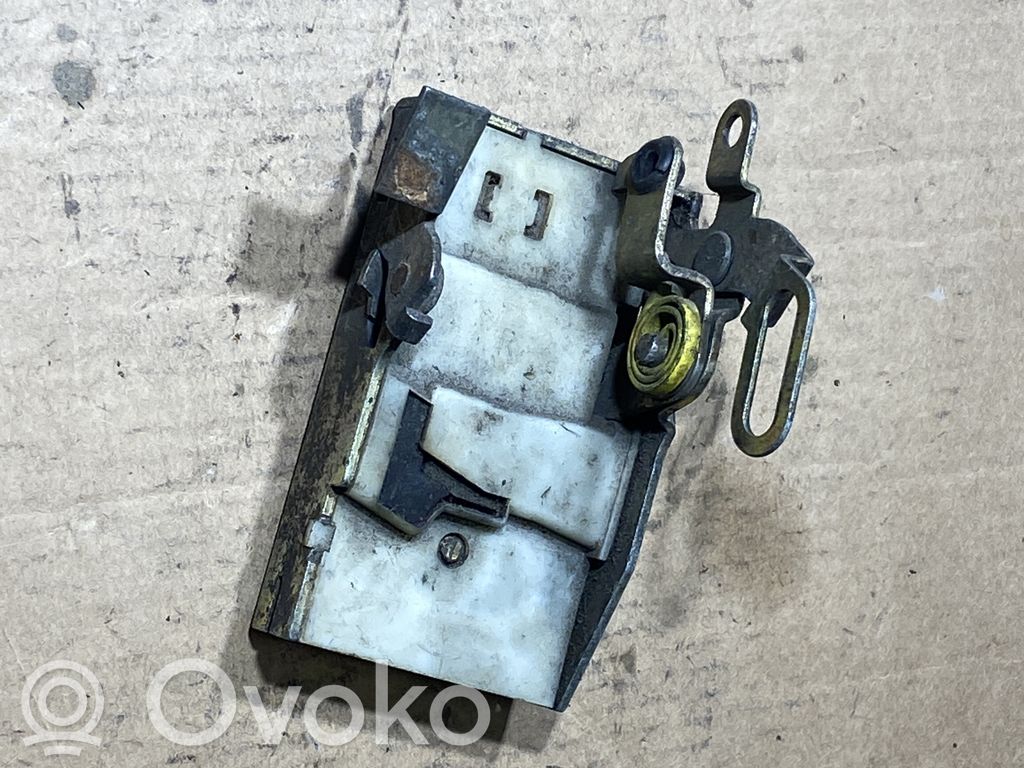 Ford Transit Priekšpusē slēdzene 