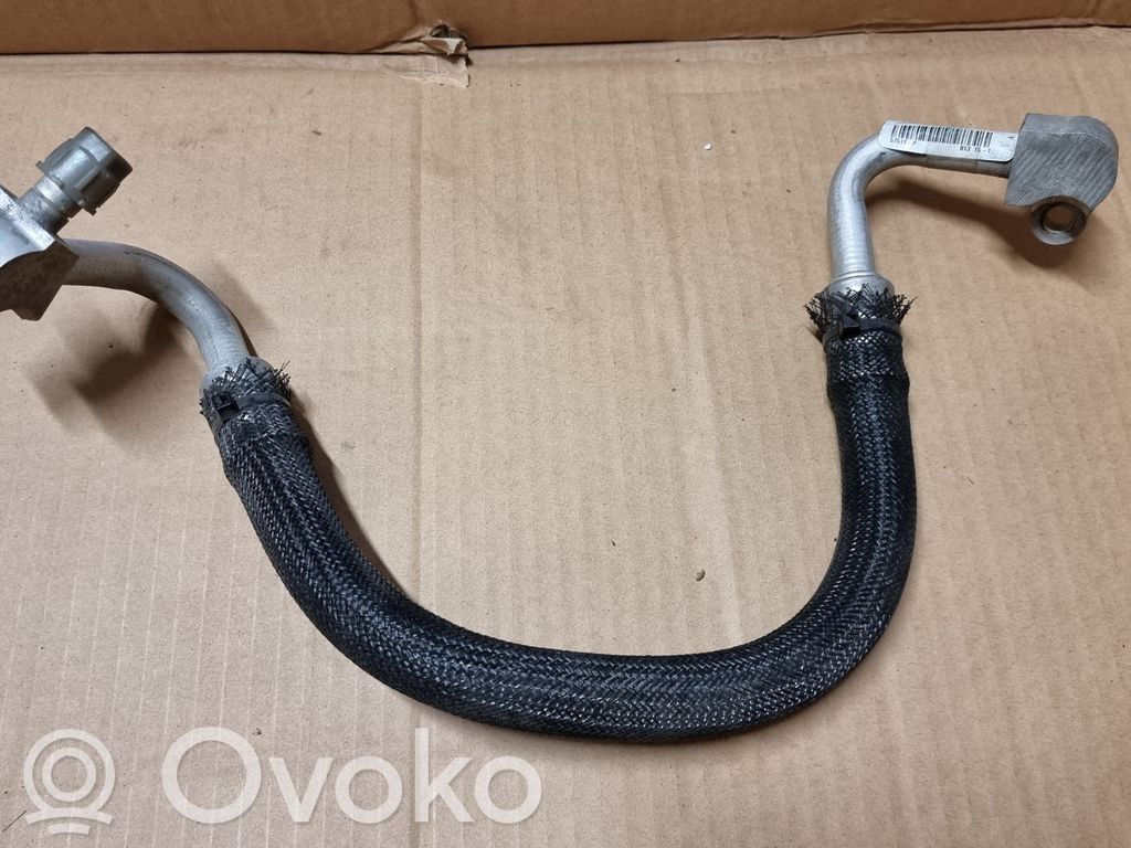 Ilmastointilaitteen putki (A/C)   68158883AE