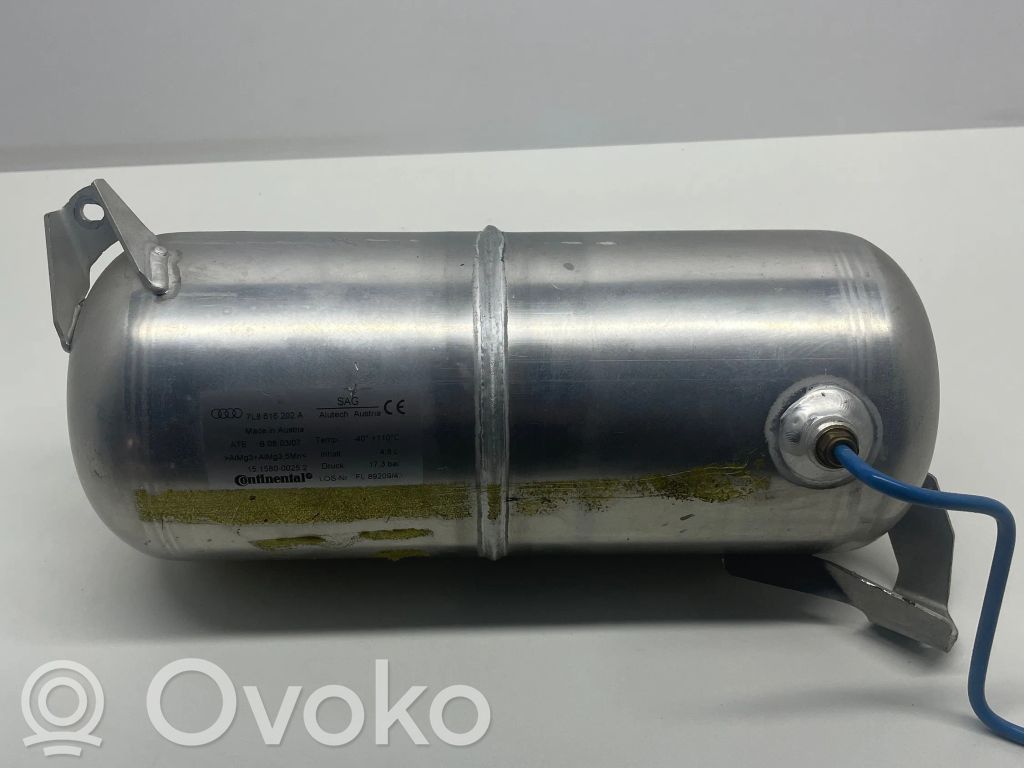 Audi Q7 4L Zbiornik powietrza tylnego zawieszenia pneumatycznego 