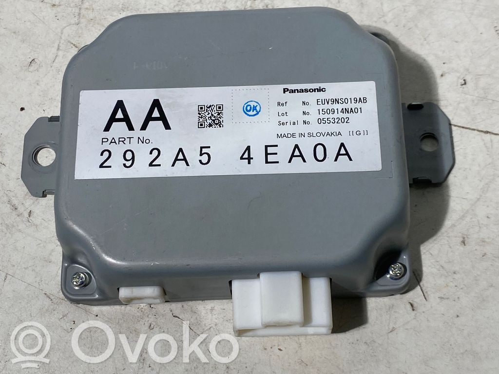 Nissan Qashqai Voltage converter/converter module 