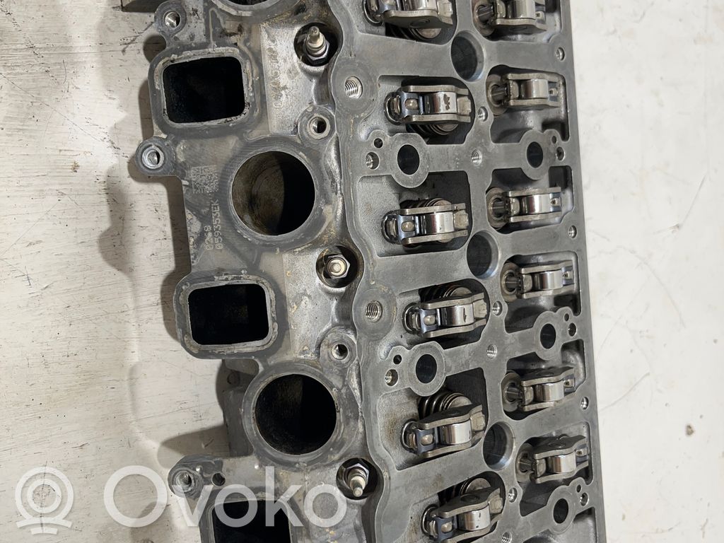 Culasse moteur   059353EK
