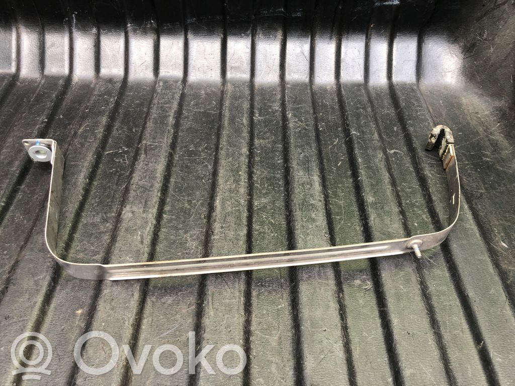 Mercedes-Benz E W213 Uchwyt / Mocowanie zbiornika paliwa 