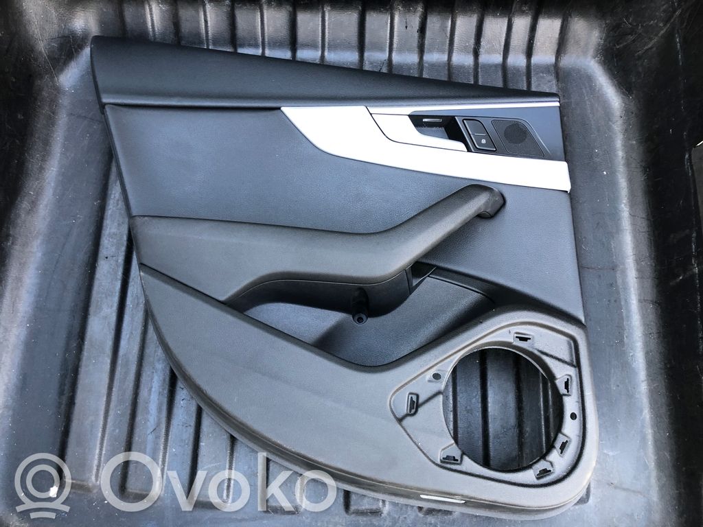Audi A4 S4 B9 Boczki / Poszycie drzwi tylnych 