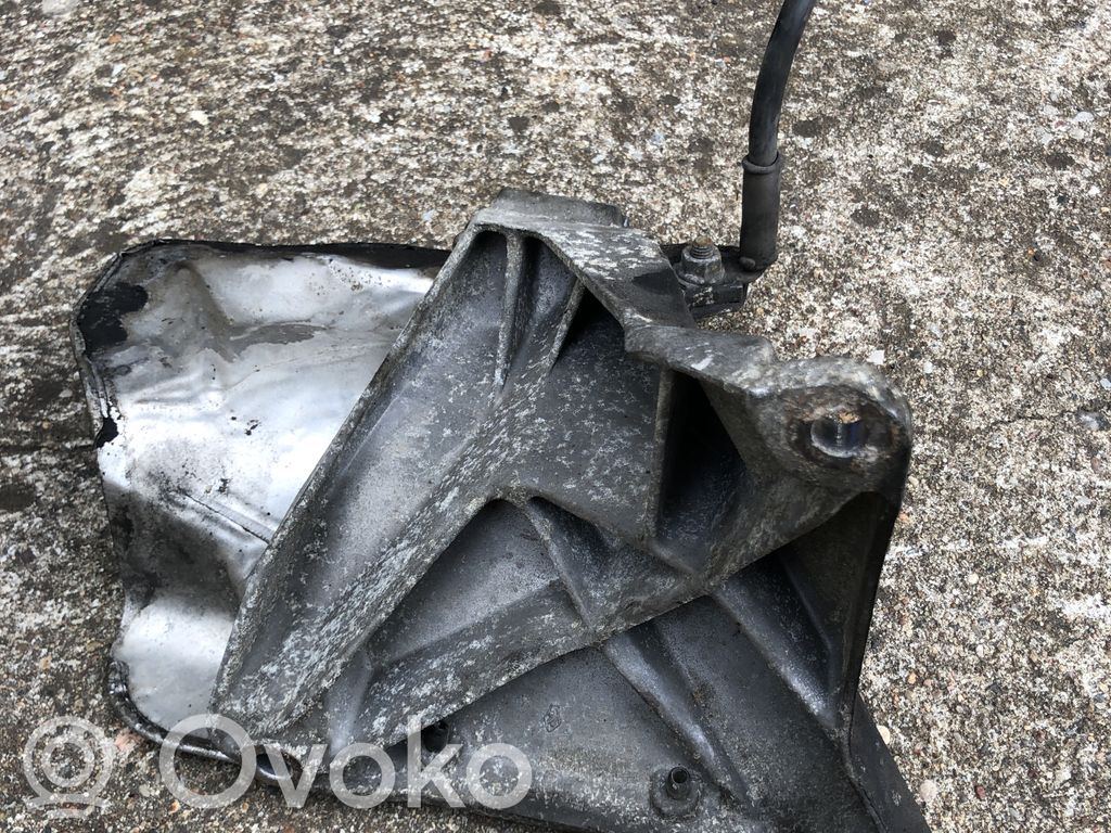 Audi A6 S6 C6 4F Engine mounting bracket 