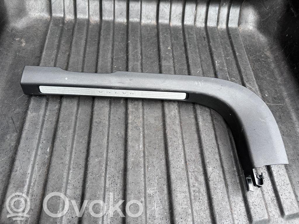 Volvo V60 Listwa progowa przednia 