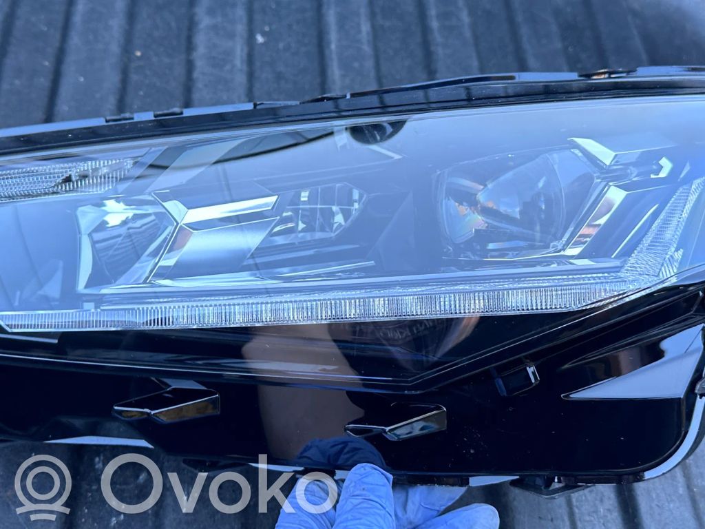 Skoda Scala Lampa przednia 