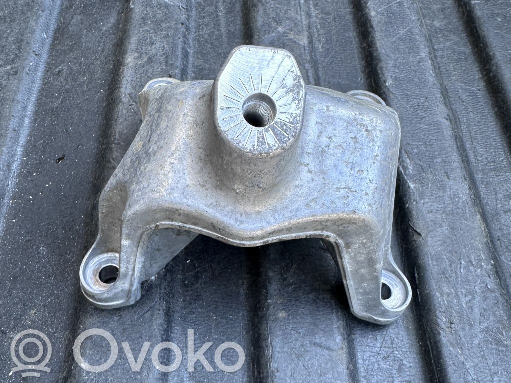 Porsche Macan (95B) Engine mounting bracket 