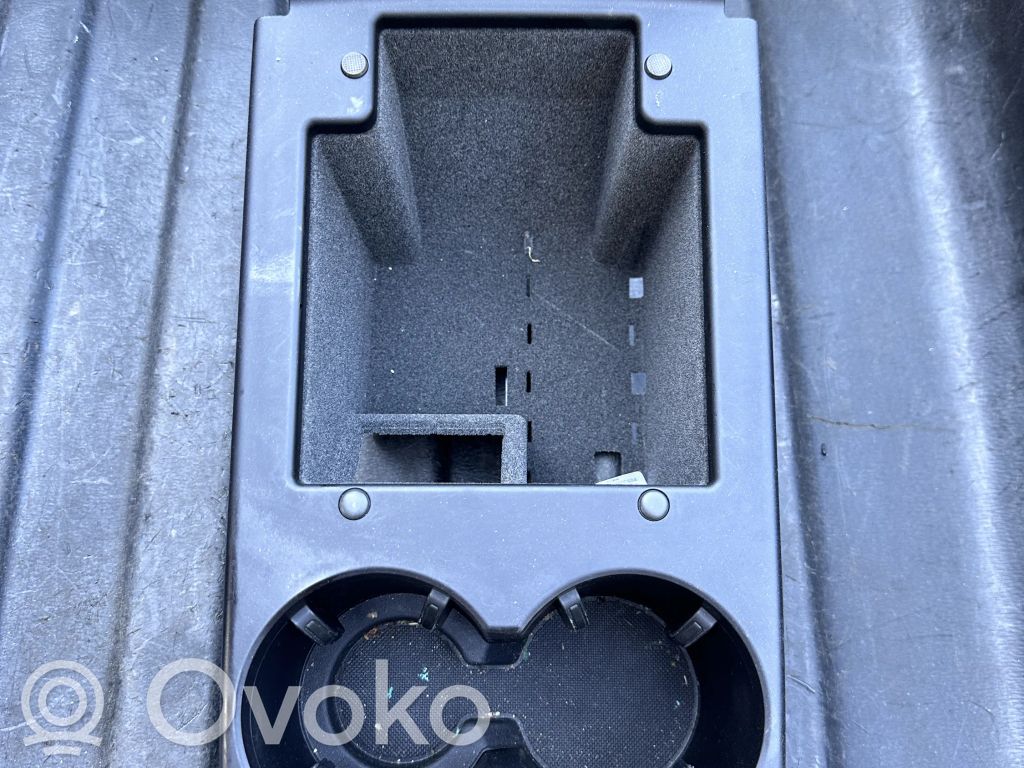 Porsche Macan (95B) Glove box central console 