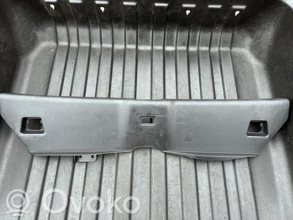 Volvo S90, V90 Osłona pasa bagażnika 