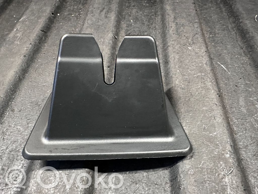 Volvo S90, V90 Bagažinės slenksčio apdaila 