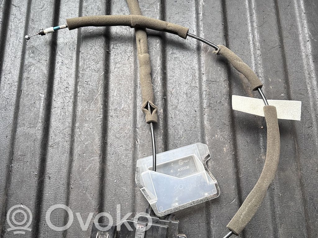 Infiniti M30 Front door lock 