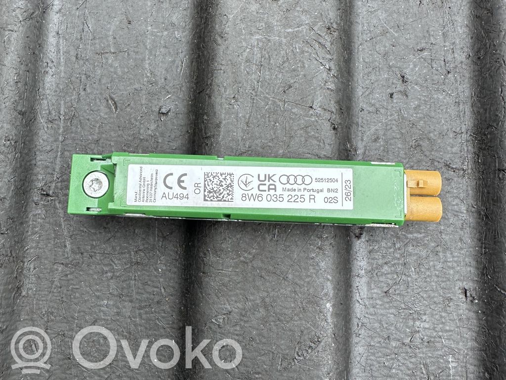 Audi A4 S4 B9 8W Antenos stiprintuvas 