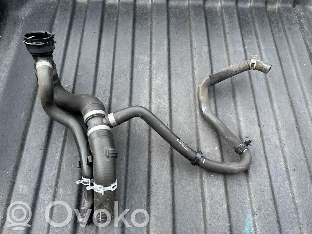 Volvo V60 Engine coolant pipe/hose 