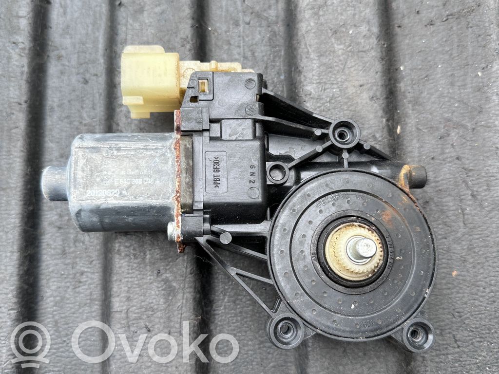 Land Rover Discovery 5 Silnik regulatora szyby drzwi przednich 