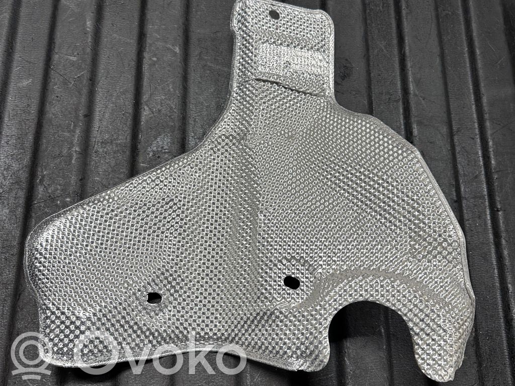 Audi A4 S4 B9 8W Hitzeschutz Abschirmblech Motorraum 