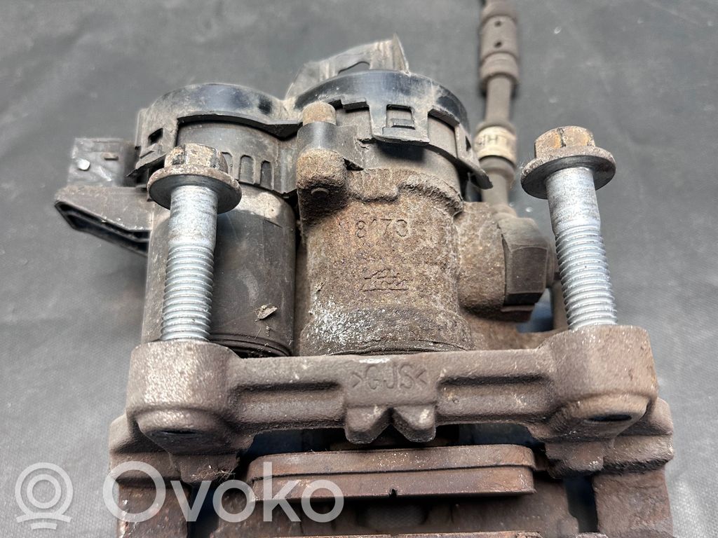 Volvo S90, V90 Takajarrusatula 