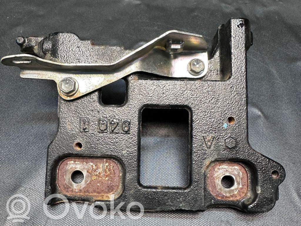 Toyota Hilux (AN120, AN130) Engine mounting bracket 
