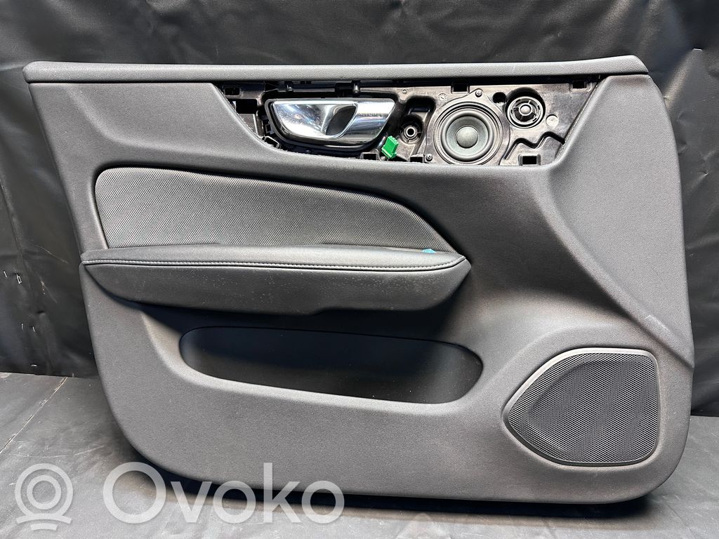 Volvo V60 Boczki / Poszycie drzwi przednich 