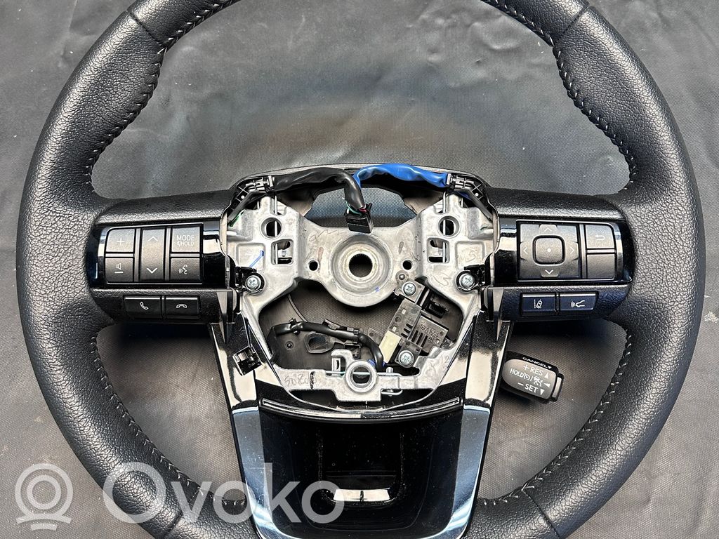 Toyota Hilux VIII Volan 