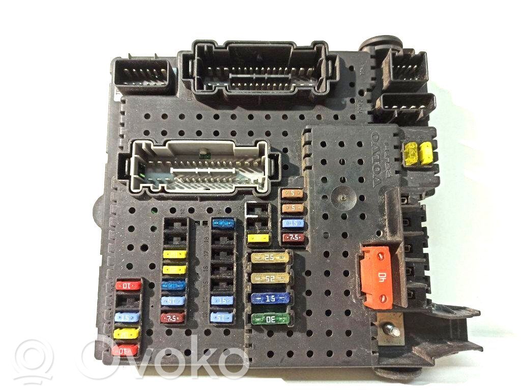 Volvo V70 Fuse module 
