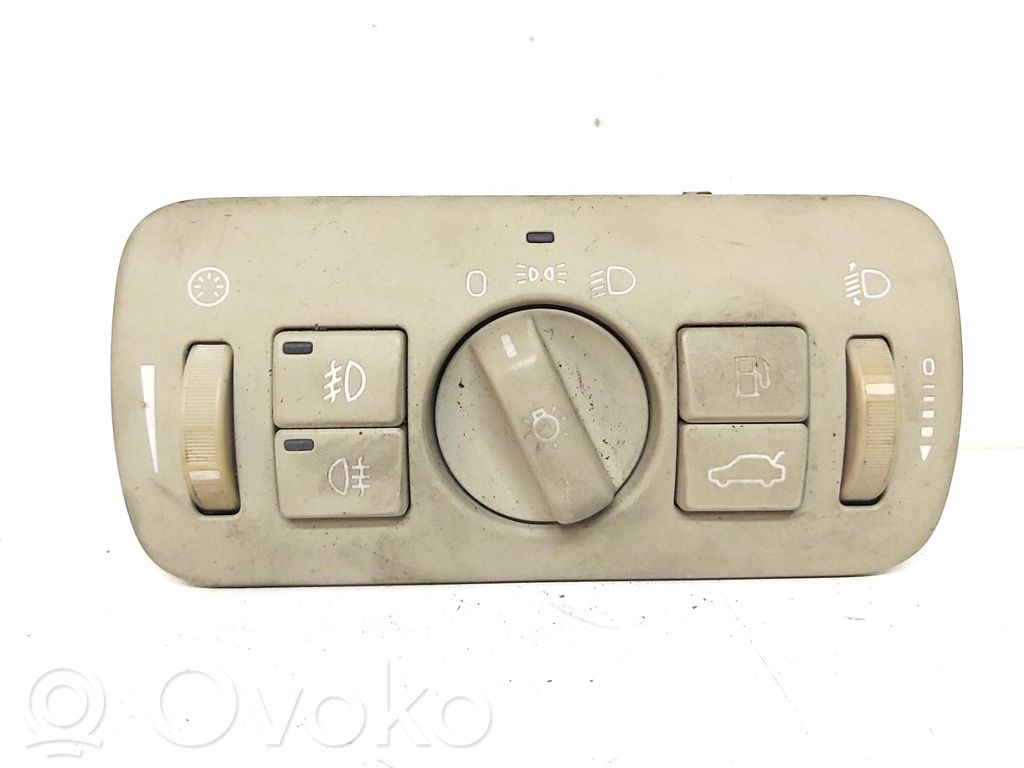 Light switch   30739422,04067323