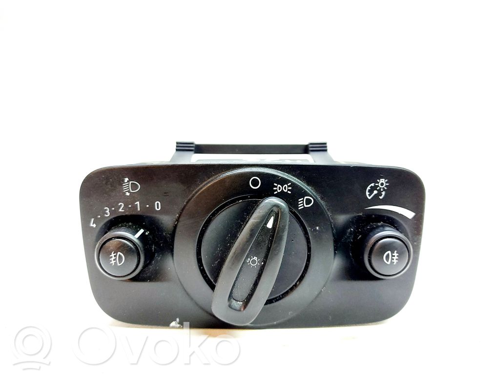 Ford Kuga II Light switch 