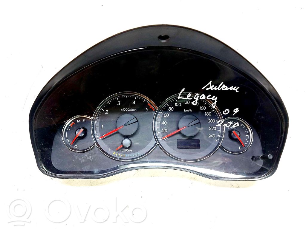 Subaru Legacy Licznik / Prędkościomierz 