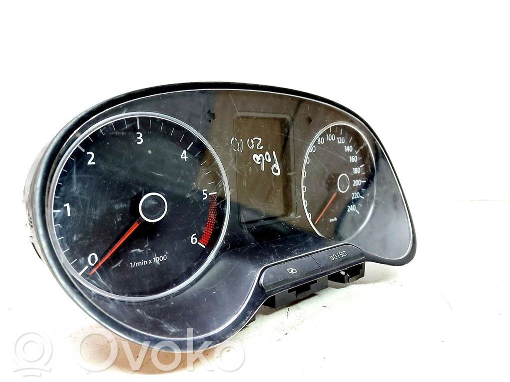 Volkswagen Polo V 6R Licznik / Prędkościomierz 