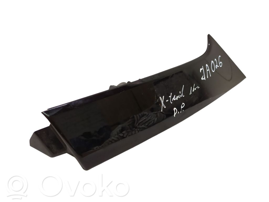 Nissan X-Trail T32 Rear/tail light trim molding 