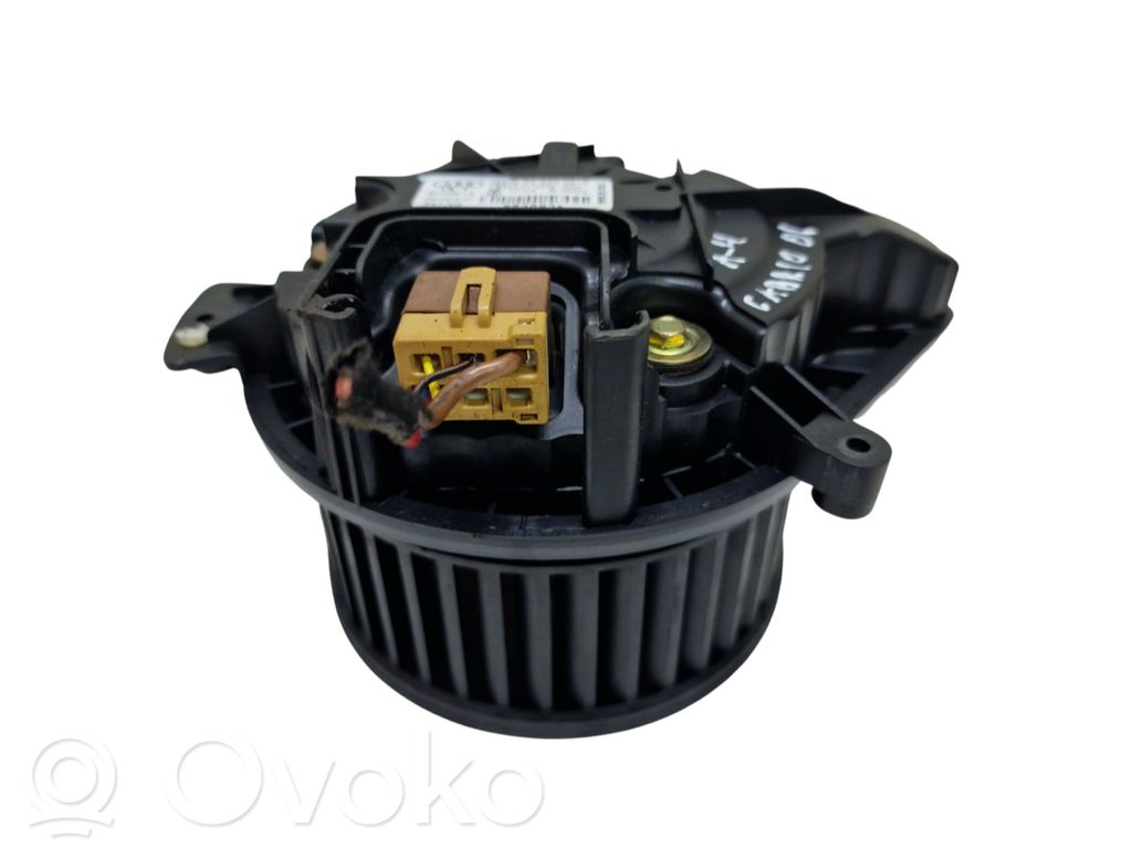 Audi A4 S4 B7 8E 8H Lämmittimen puhallin 
