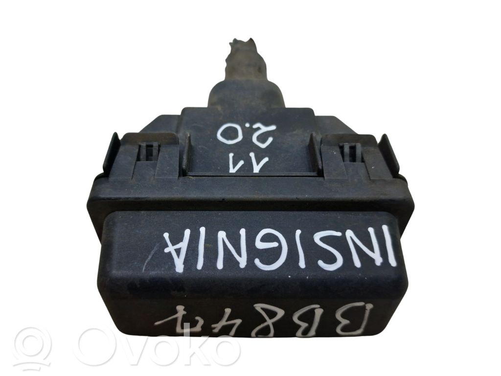 Opel Insignia A Relay mounting block 