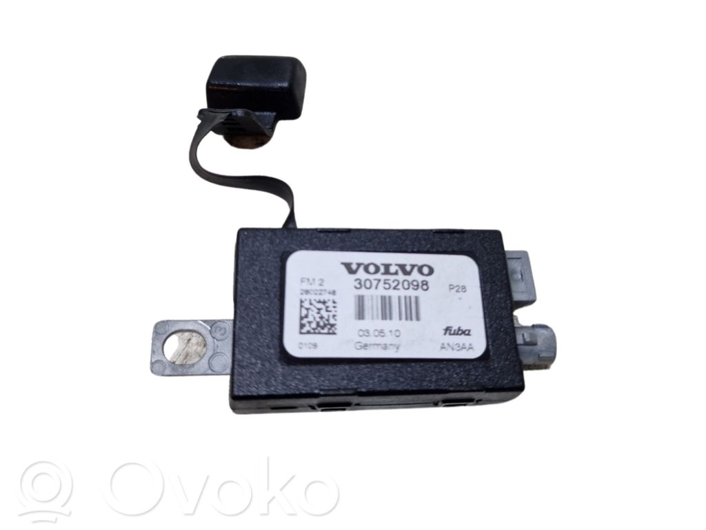 Volvo XC90 Antenos stiprintuvas 