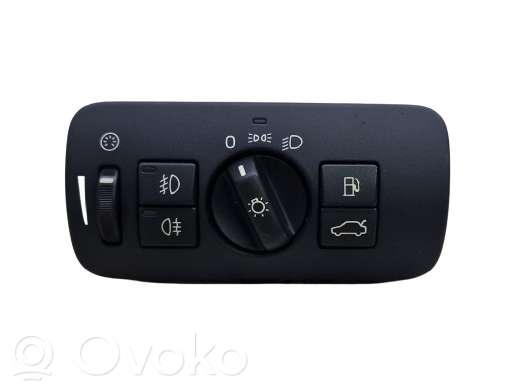 Light switch   30739414