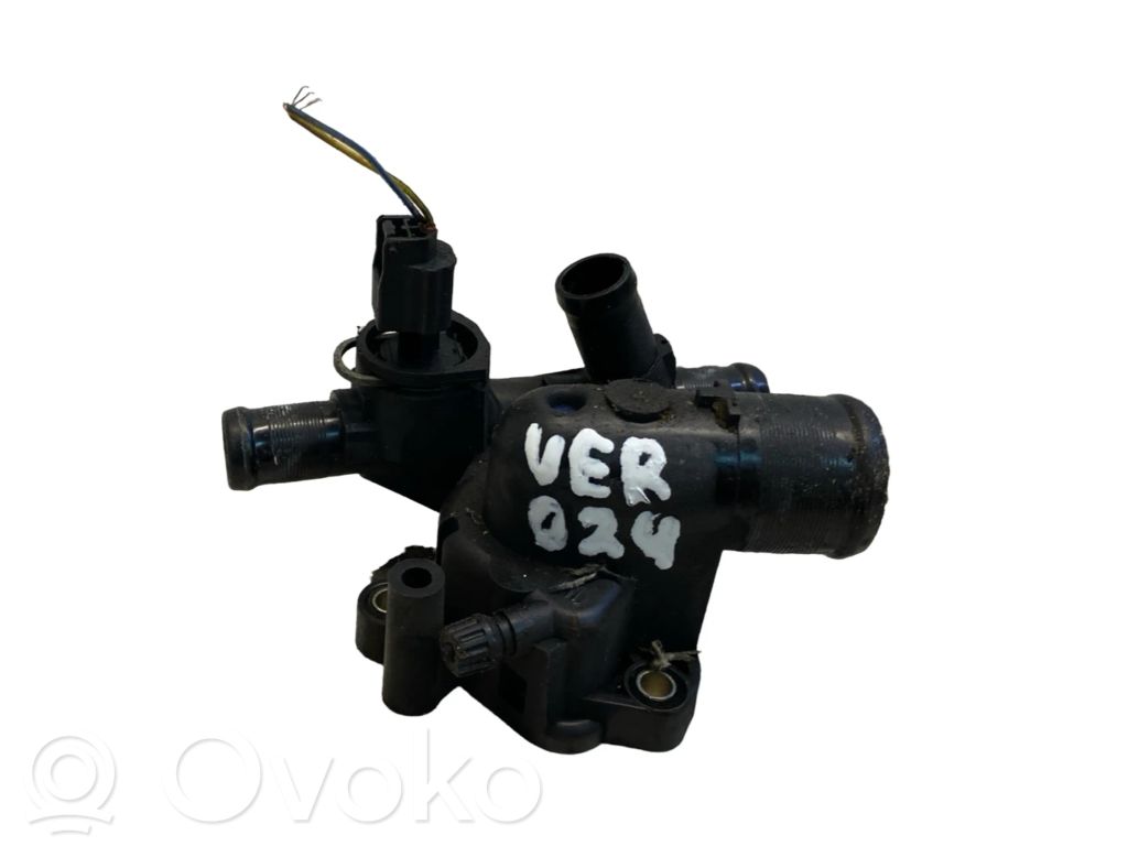 Nissan Qashqai+2 Termostat / Obudowa termostatu 