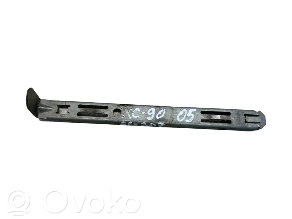 Volvo XC90 Headlight/headlamp mounting bracket 
