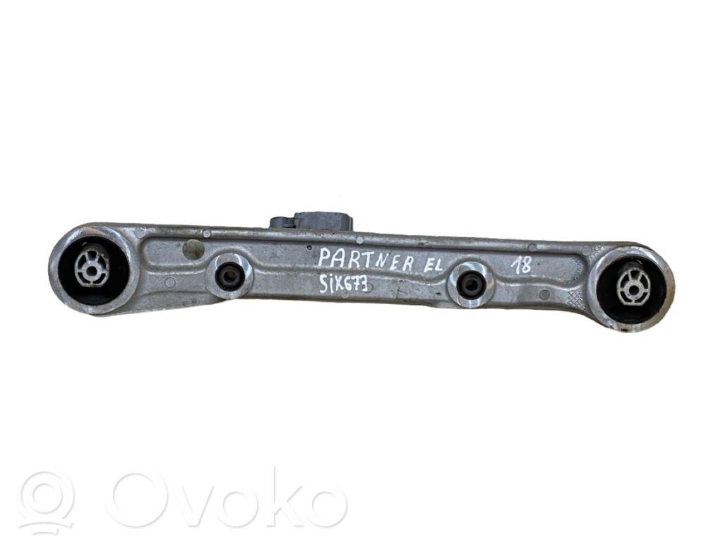 Peugeot Partner Engine mounting bracket 