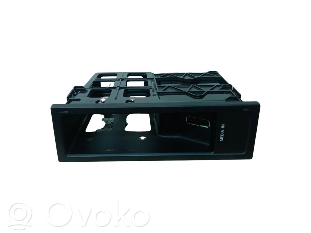 Head unit multimedia control   5N0035341B