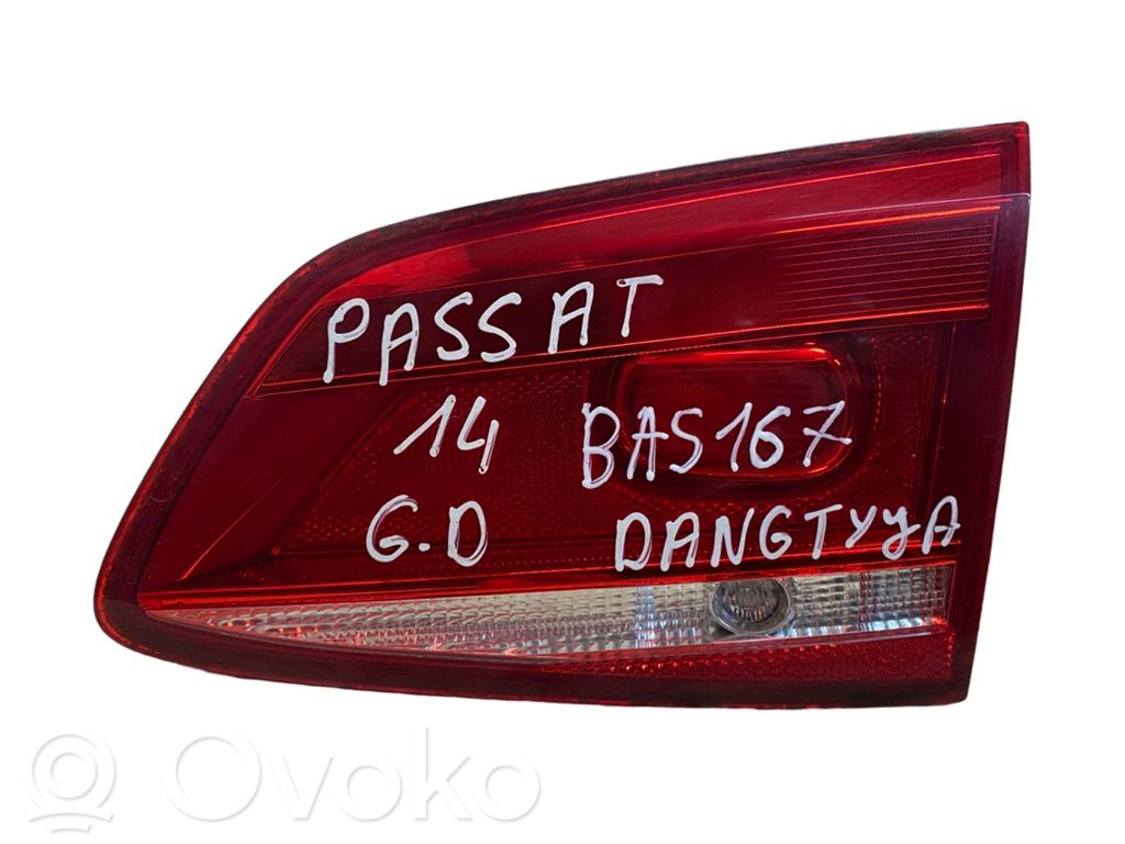 Lampy tylnej klapy bagażnika   3AF945094Q,605514RLRE