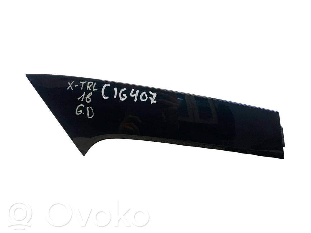 Nissan X-Trail T32 Rear/tail light trim molding 