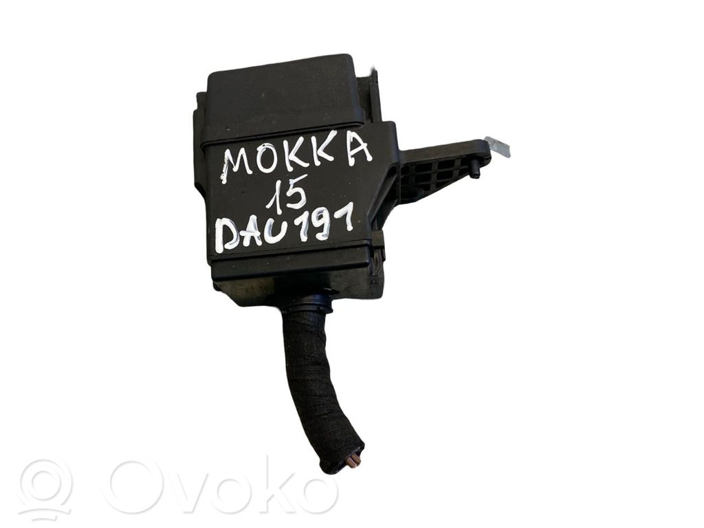 Opel Mokka Ramka / Moduł bezpieczników 