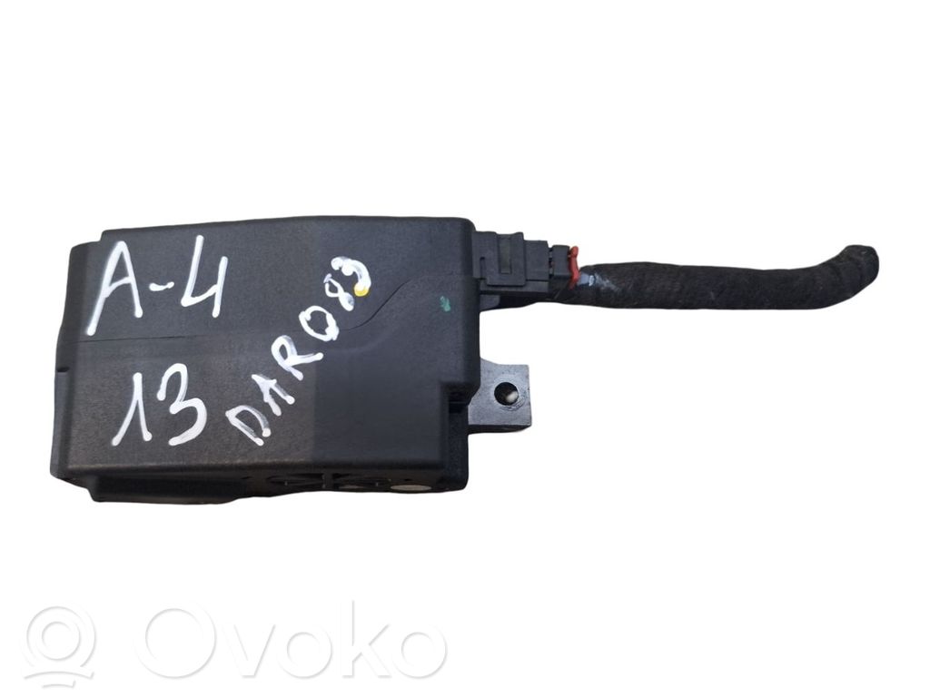 Audi A4 S4 B8 8K Ohjauspyörän lukitus 