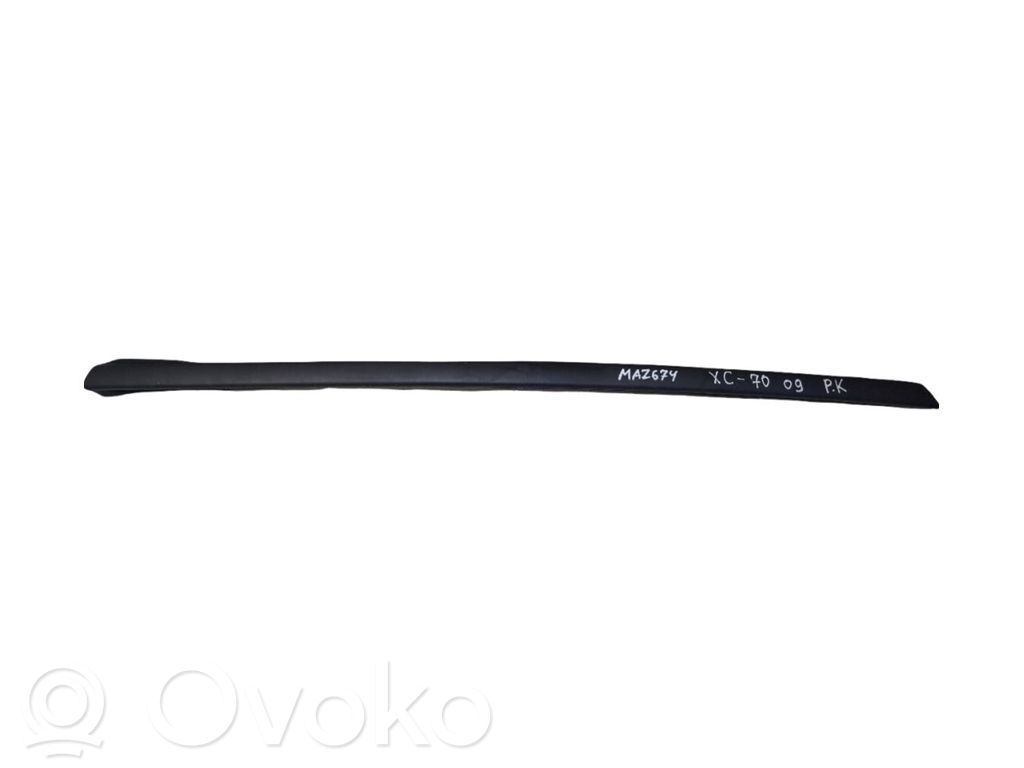 Volvo XC70 Windshield trim 